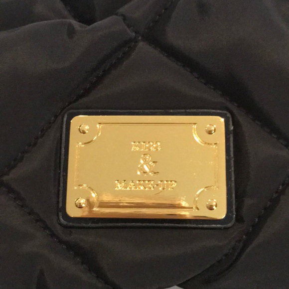 ❗️NWT❗️ Black quilted cosmetics/travel bag - Picture 2 of 4